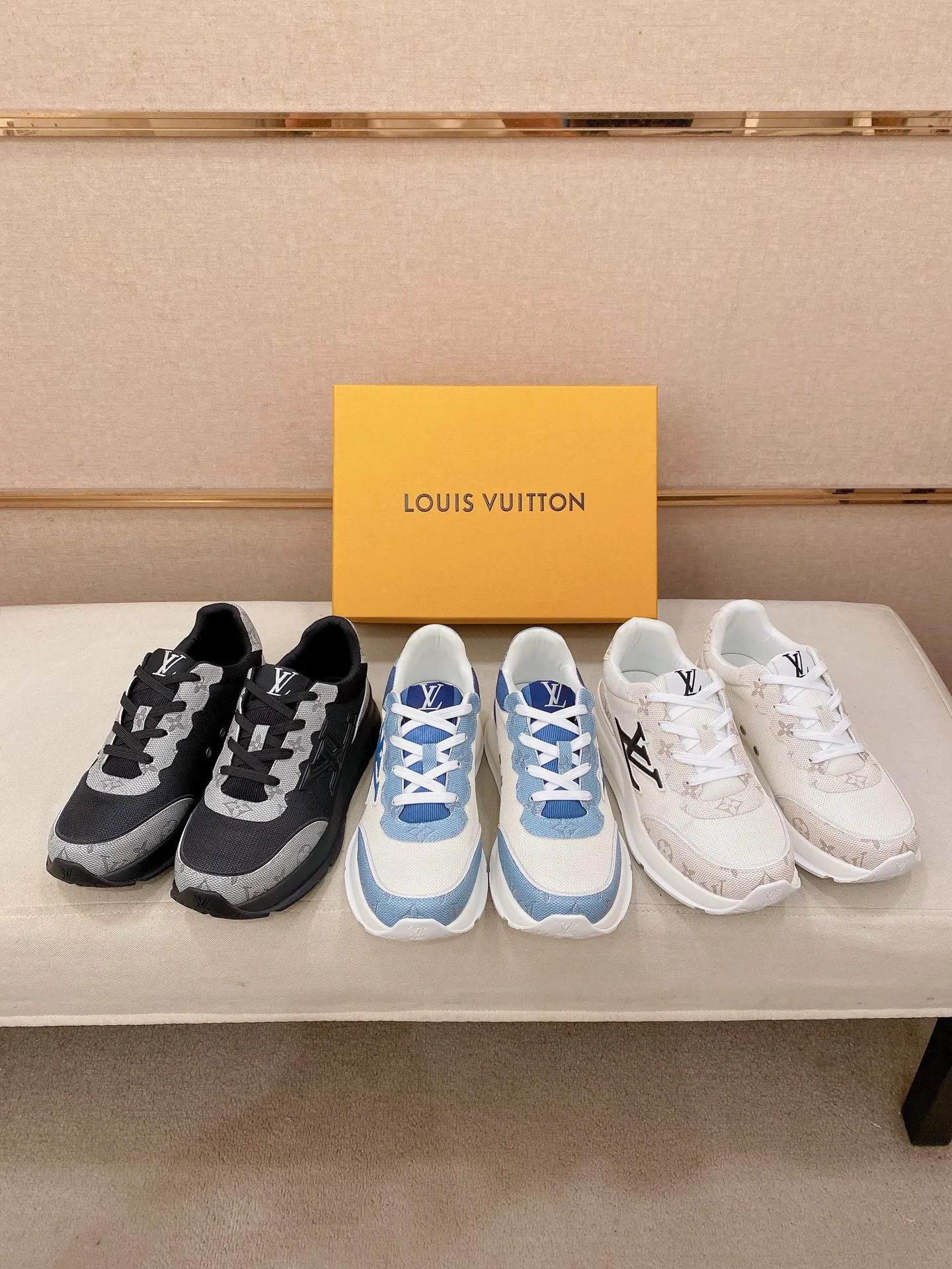Men's shoes💰 462💰louis vuitton (Louis Vuitton/lv)🔍🔍The new counters are on sale at the same time. The uppers are imported from Italy. ️Re-engraved🇮🇹💪💪, ⚠Sole: The original sole is specially provided by the original factory, the exclusive movable molded sole is super comfortable, ⚠Original factory follow-up goods, 🔍🔍high quality, you can go in and out of the counter at will, welcome to compare⚠. Code number: 38-44 (45/46 customized, non-refundable)